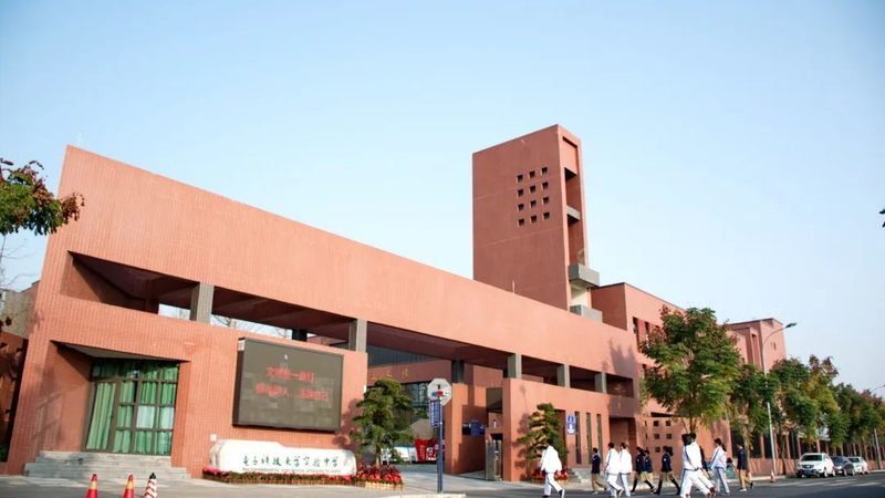 电子加工定制与OEM：揭秘背后的本质差异
